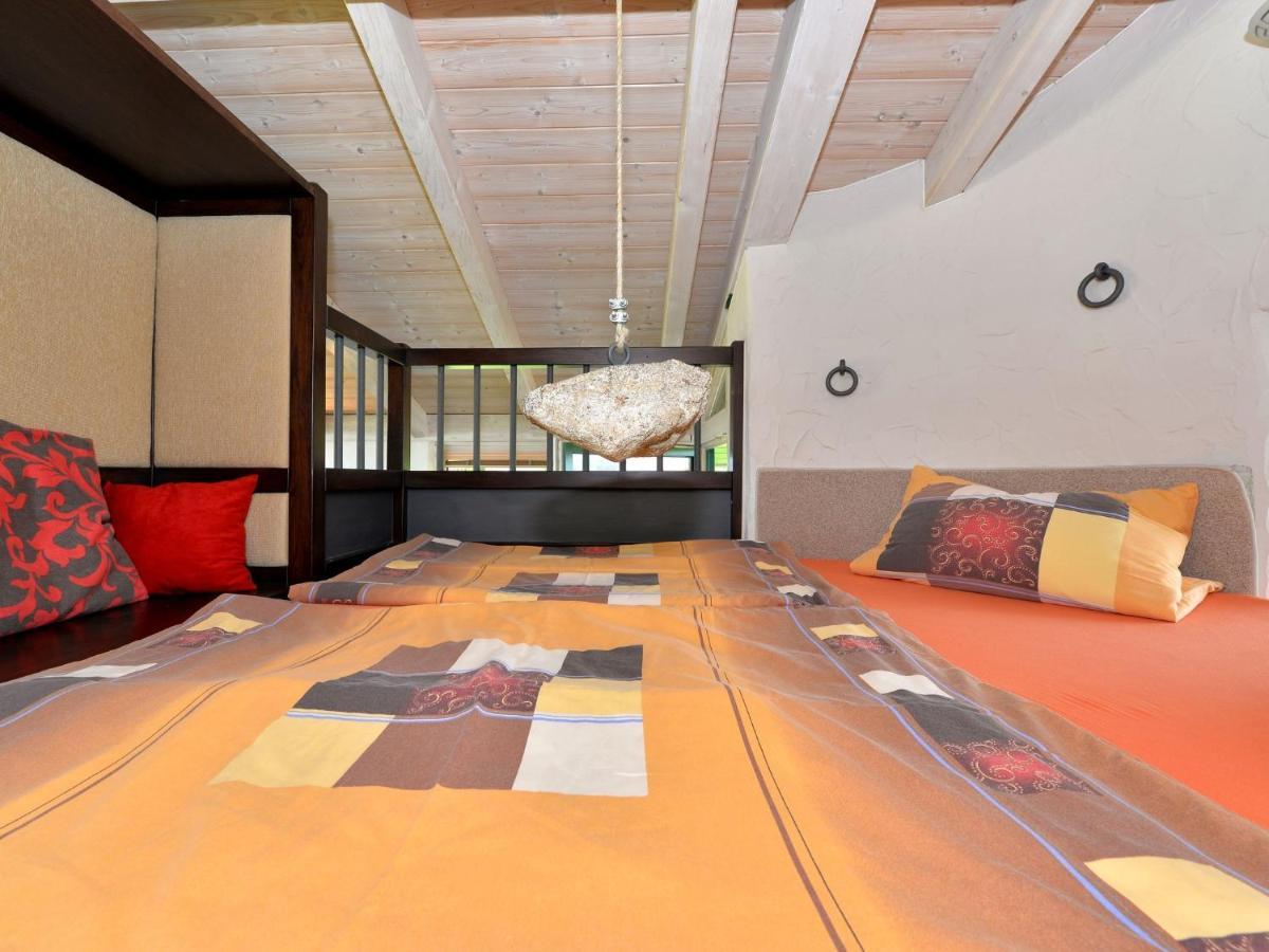 Holiday Home With Whirlpool And Sauna In Viechtach Eksteriør billede